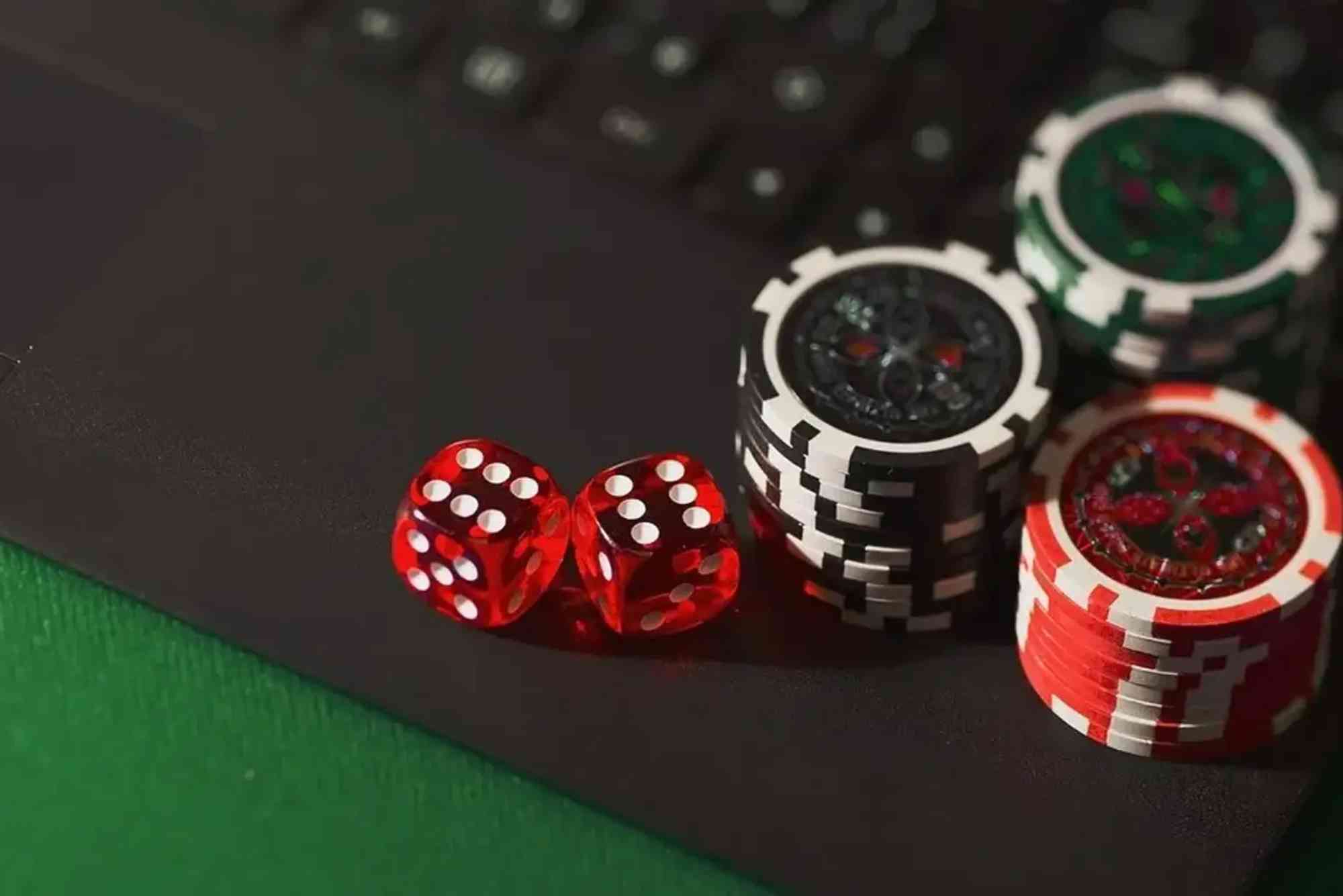 Can I Earn Comp Points at Online Casinos?